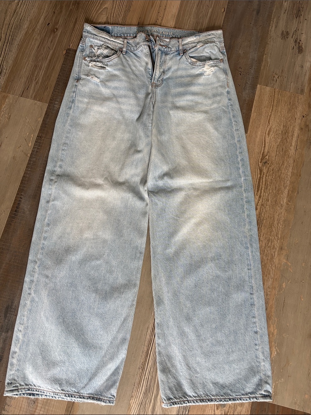 American Eagle Outfitters Light Wash Wide-Leg Jeans
